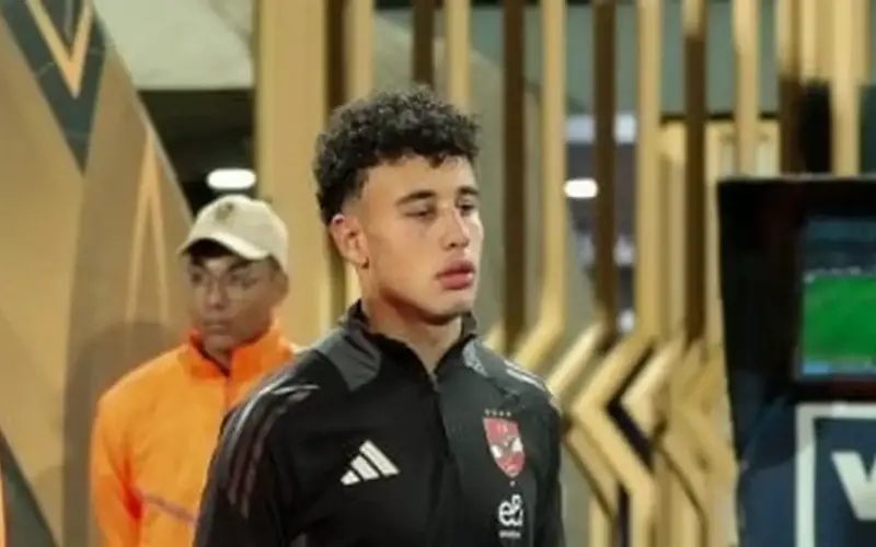 منافسة قوية بين البنك ومودرن وسموحة لضم موهبة الأهلي بعد رحيله فى الصيف